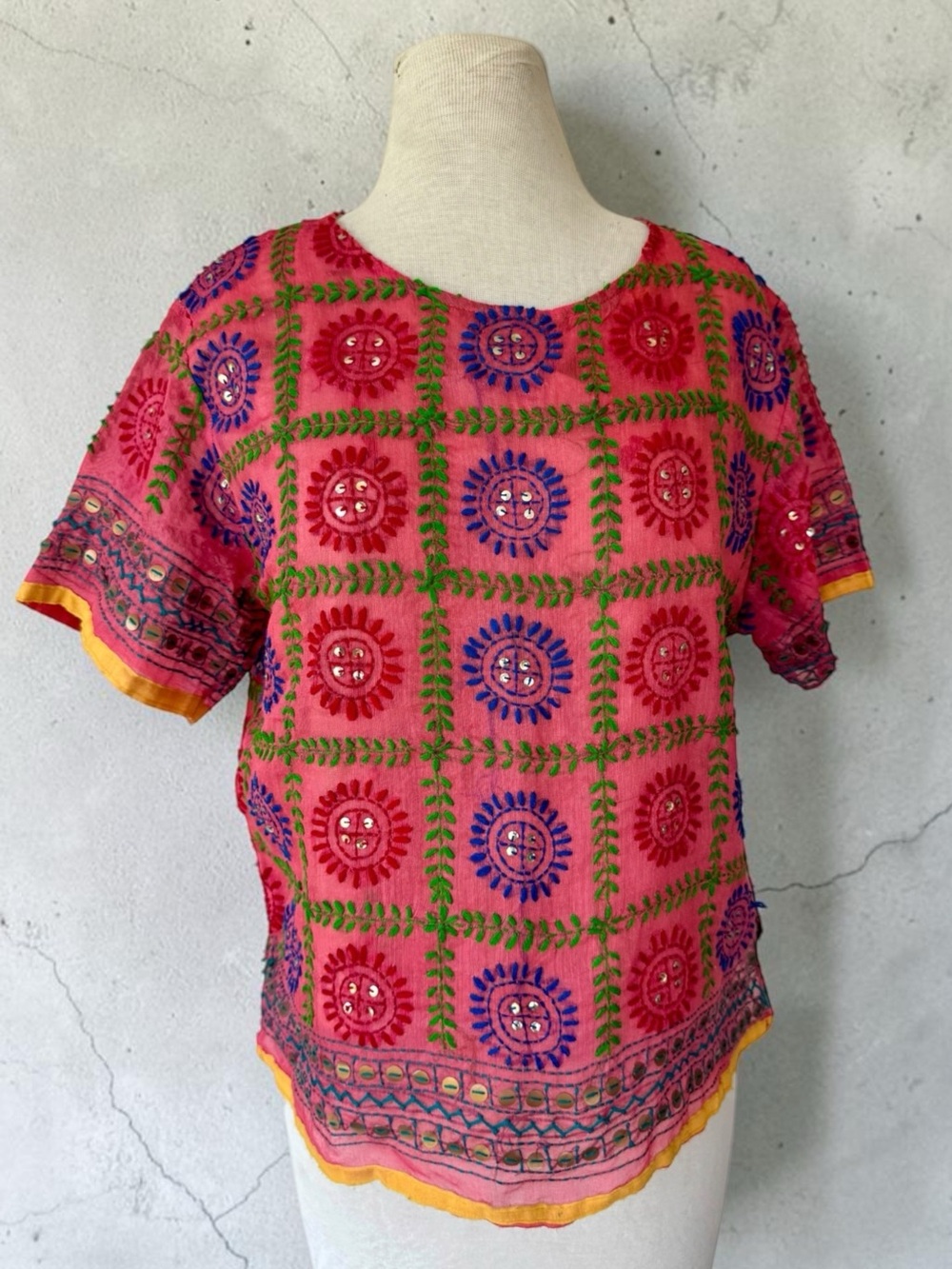 Vtg Kutch Embroidered Mirror Work Pink Multi Tunic Gujarat India Keyhole Boho